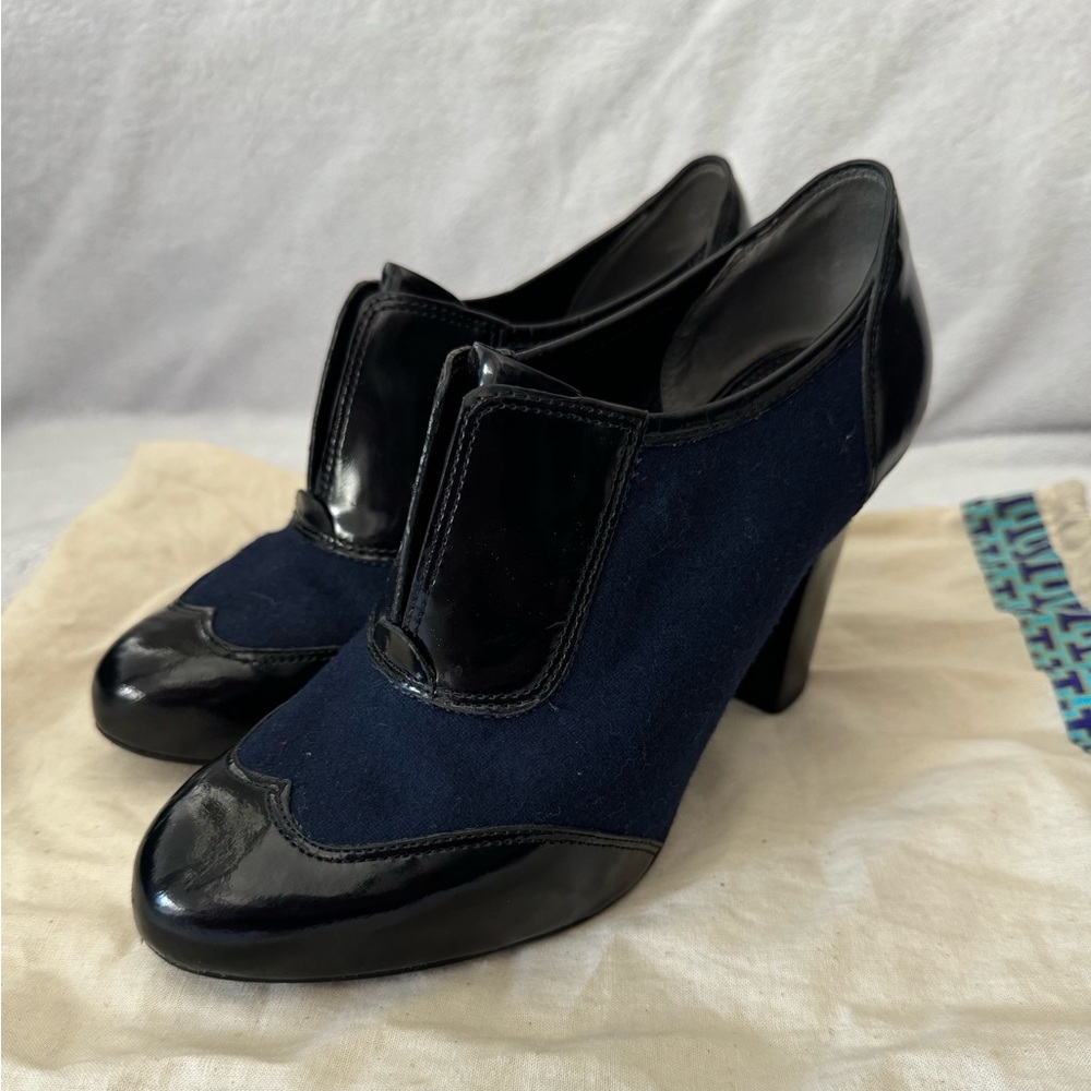 Tory Burch Heels Boots Leighton Leather Bootie Black Navy Sz 7.5 w/ dust bags